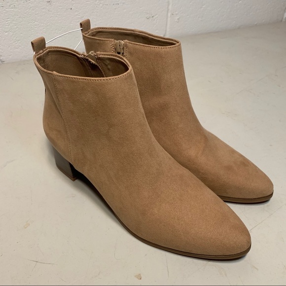 Old Navy Shoes - Old Navy Water and Stain Repellent booties Sz 9.5